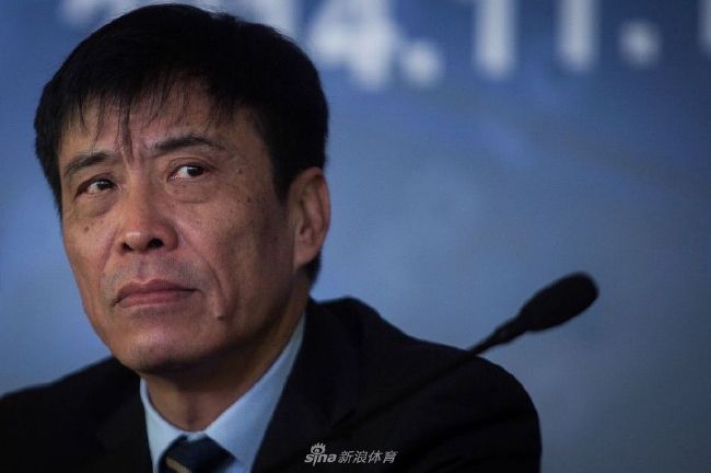 亚洲欧美激情另类自拍