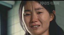 女子扒开尿口让男生捅